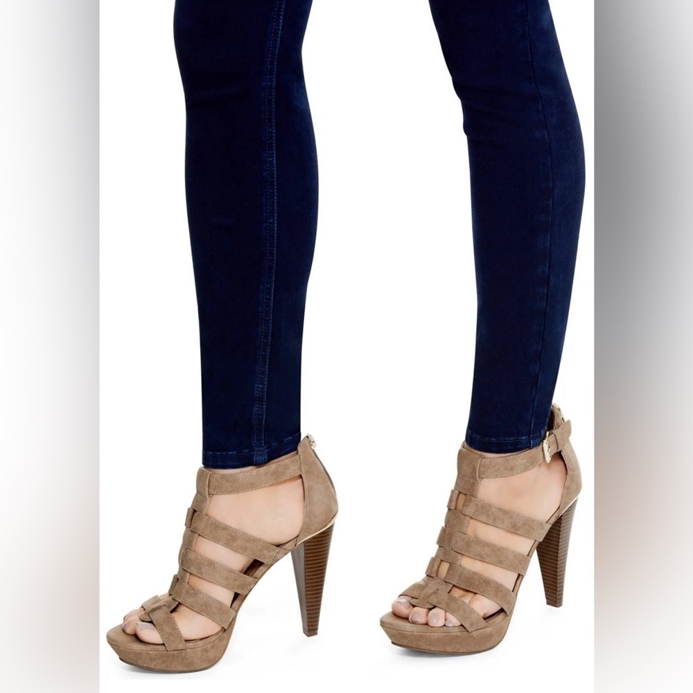 GUESS Nancee Olive Gladiator Platform Heels. Size 7. Perfect day-to-night heel.
